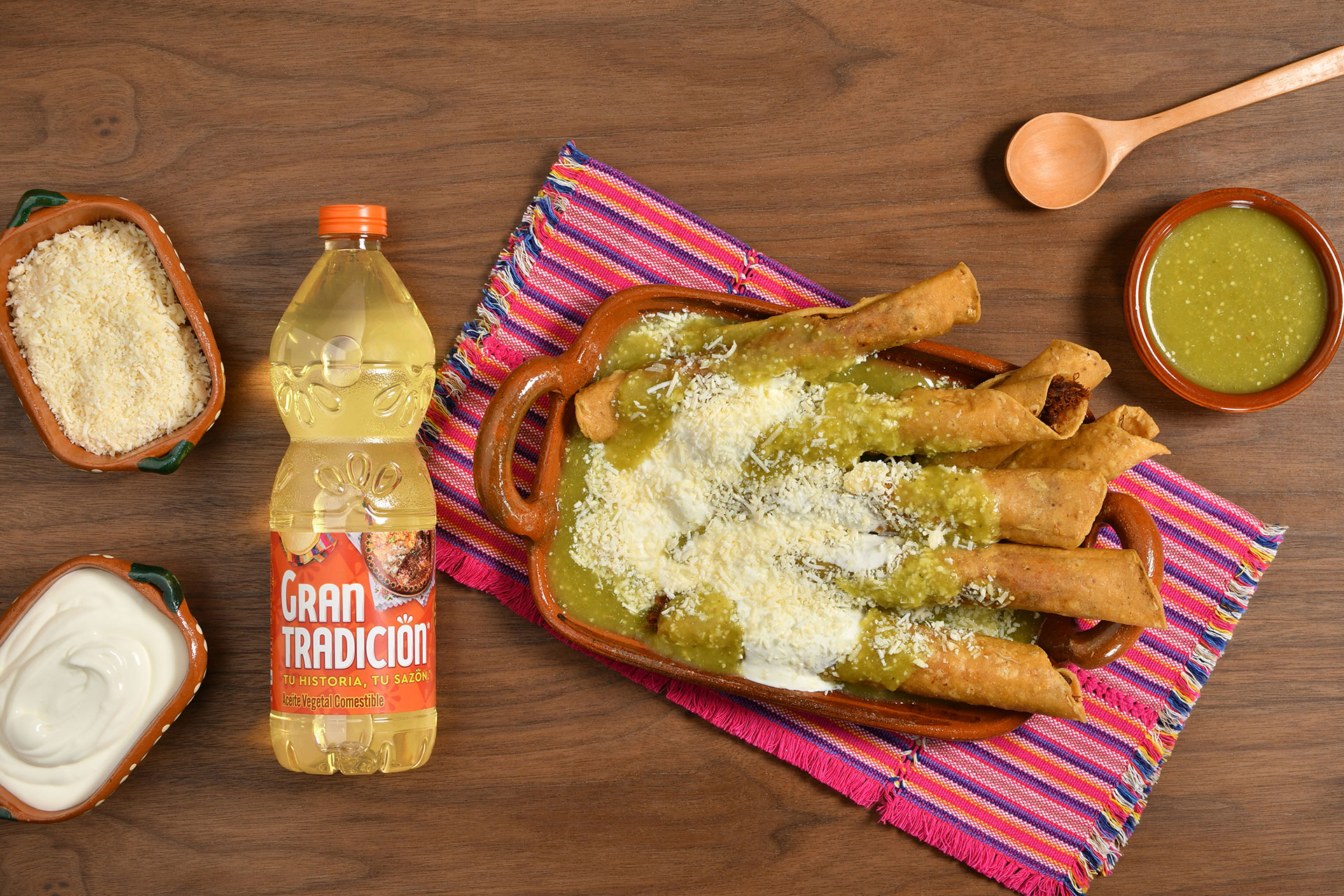 Flautas de res ahogadas en salsa