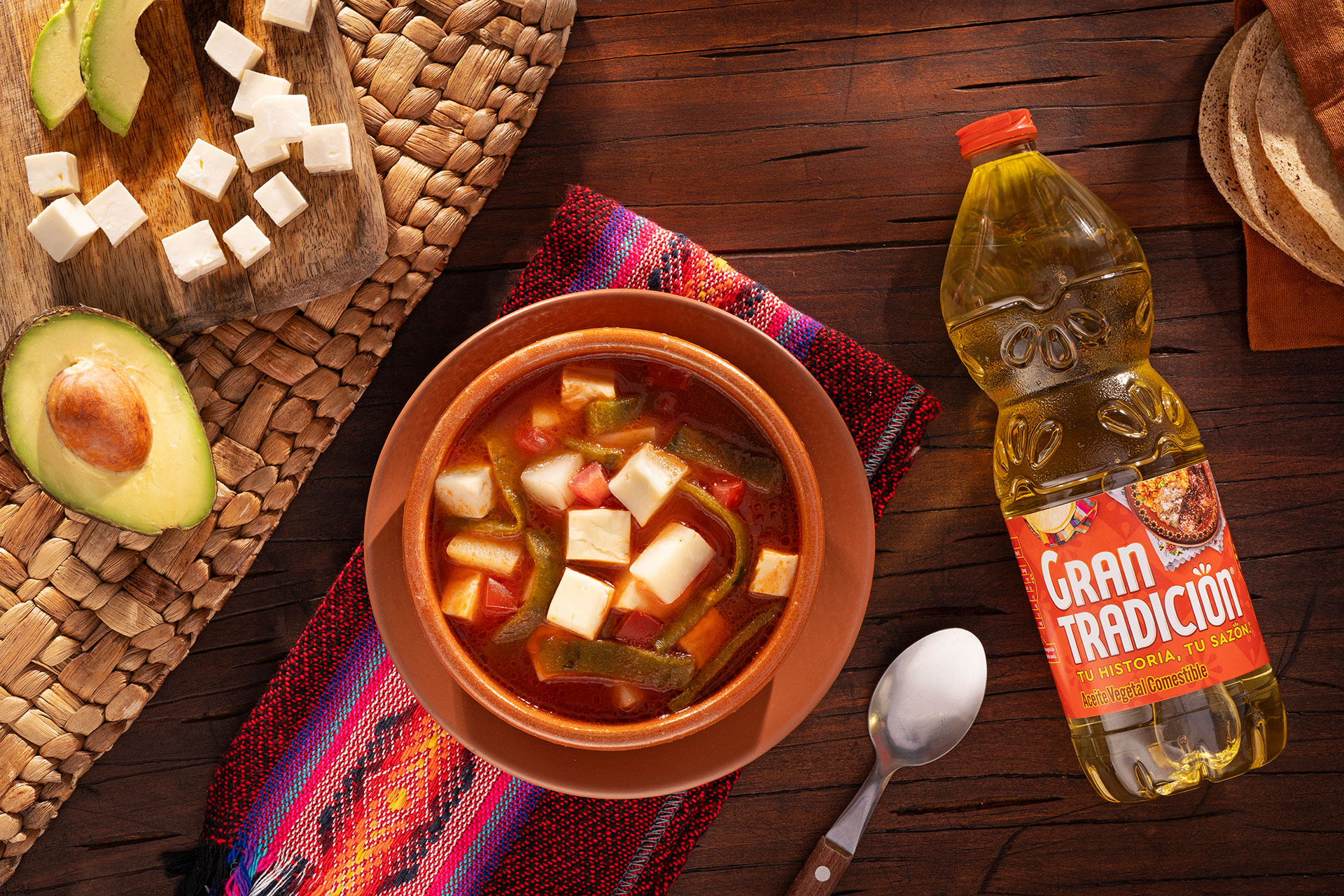 Caldo de papa con queso y chile poblano