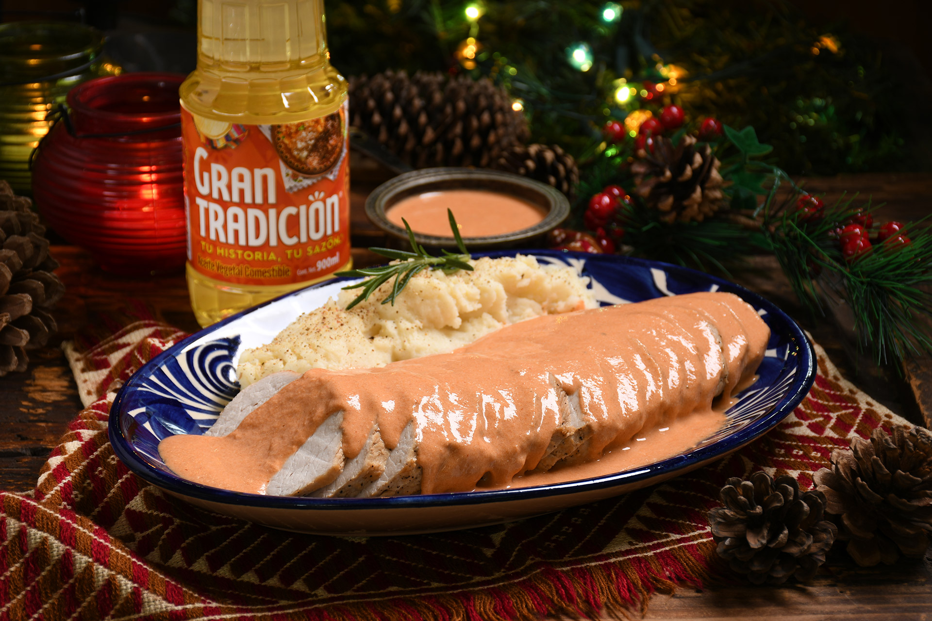 Lomo con salsa cremosa de chipotle